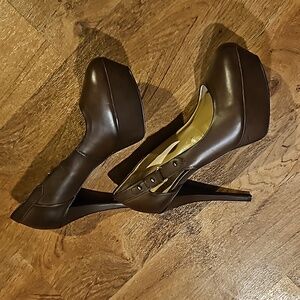 NWOT Guess brown stiletto heels size 10M